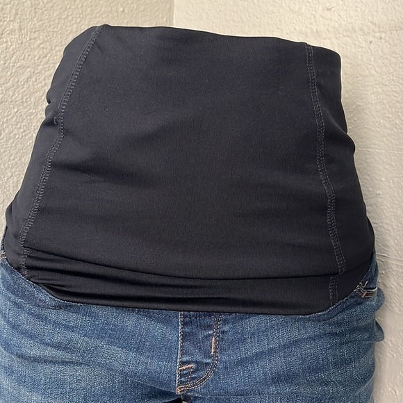 Isabel Maternity Bermuda Shorts - Picture 3 of 12